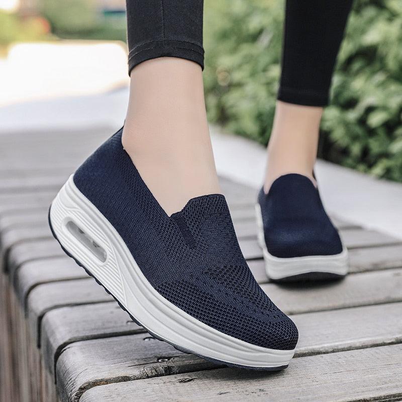 Tênis Slip-on Casual Aniston™ com Tecido Super Respirável e Amortecedor Confort